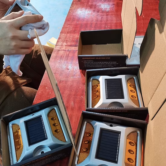 Solar Road Stud Aluminum Raised Pavement Marker